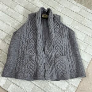 Gray Cable Knit Vest 100%meerino wool